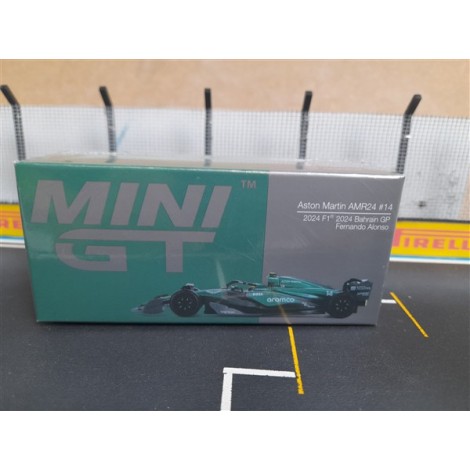 FERNANDO ALONSO ASTON MARTİN AMR24