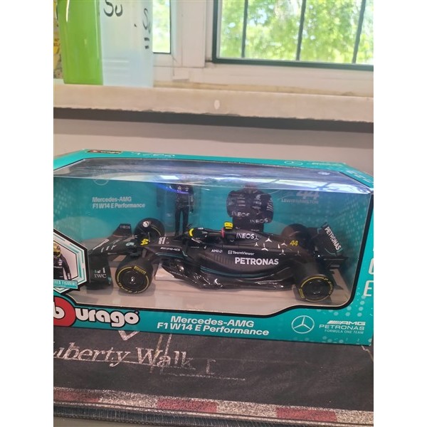 LEWİS HAMİLTON MERCEDES-BENZ AMG F1