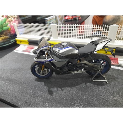 Yamaha Yzf-R1M